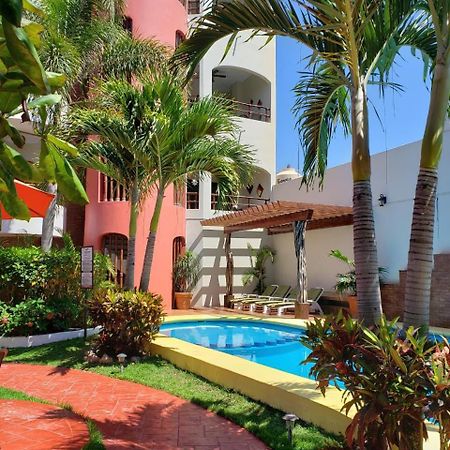 Hotel Y Suites Los Encantos Саюлита Экстерьер фото