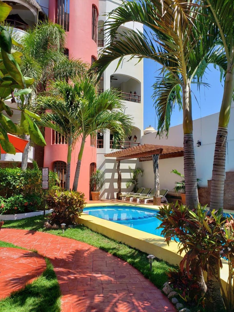 Hotel Y Suites Los Encantos Саюлита Экстерьер фото