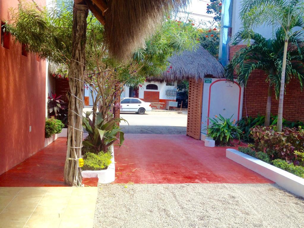 Hotel Y Suites Los Encantos Саюлита Экстерьер фото