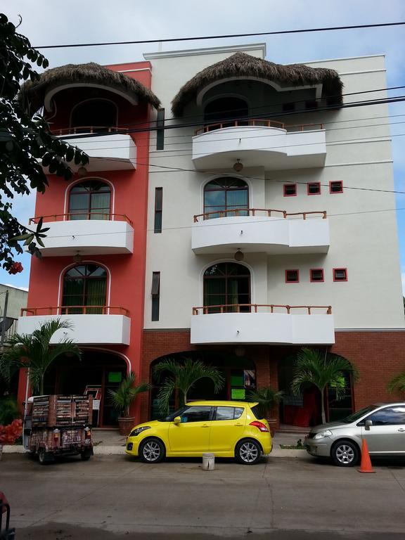 Hotel Y Suites Los Encantos Саюлита Номер фото