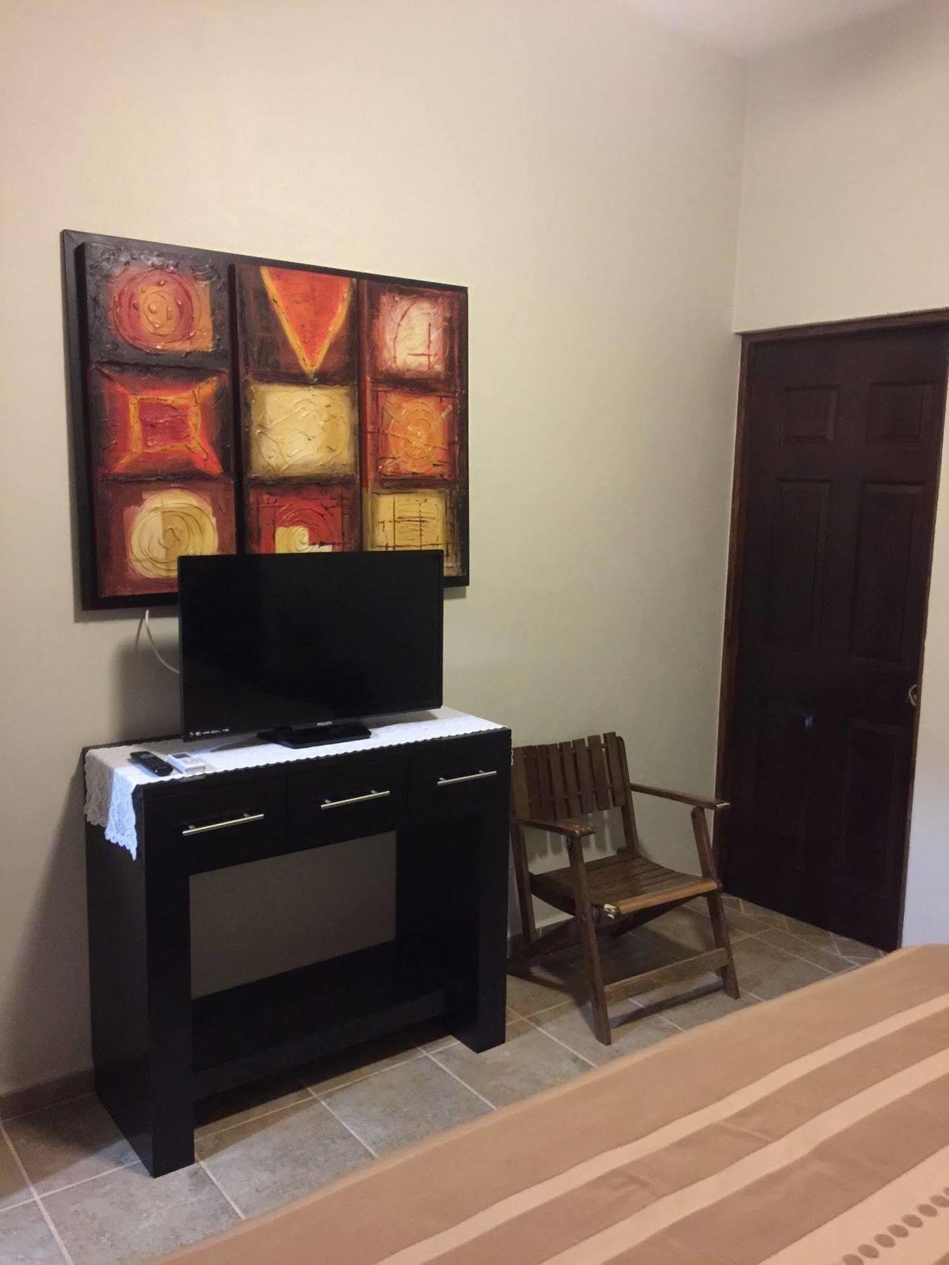 Hotel Y Suites Los Encantos Саюлита Экстерьер фото