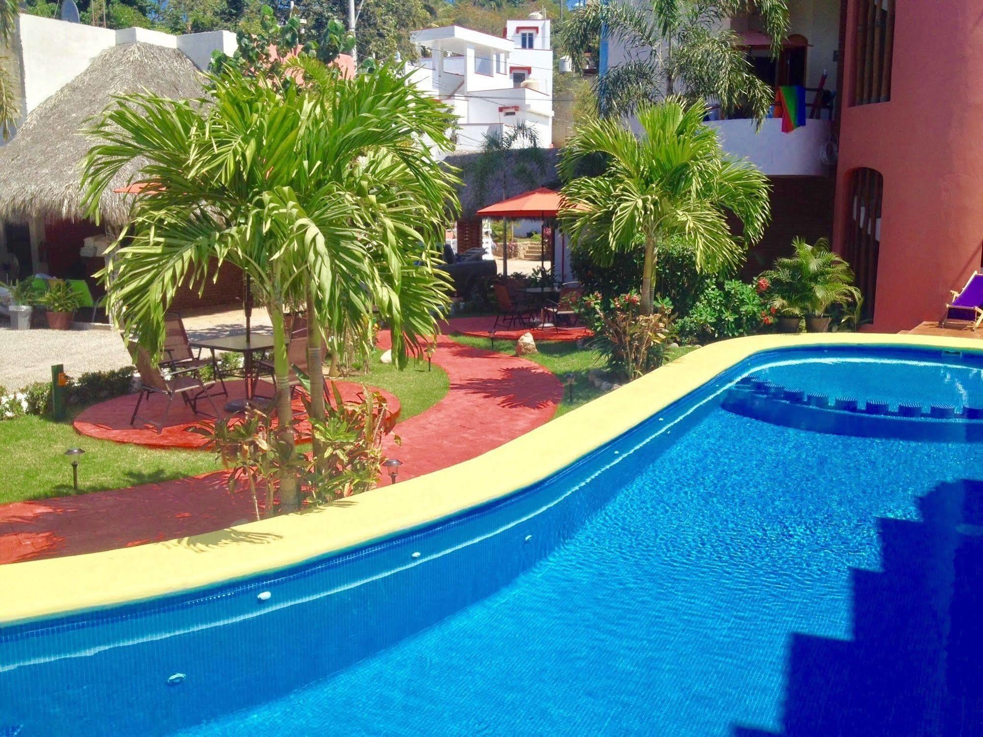 Hotel Y Suites Los Encantos Саюлита Экстерьер фото