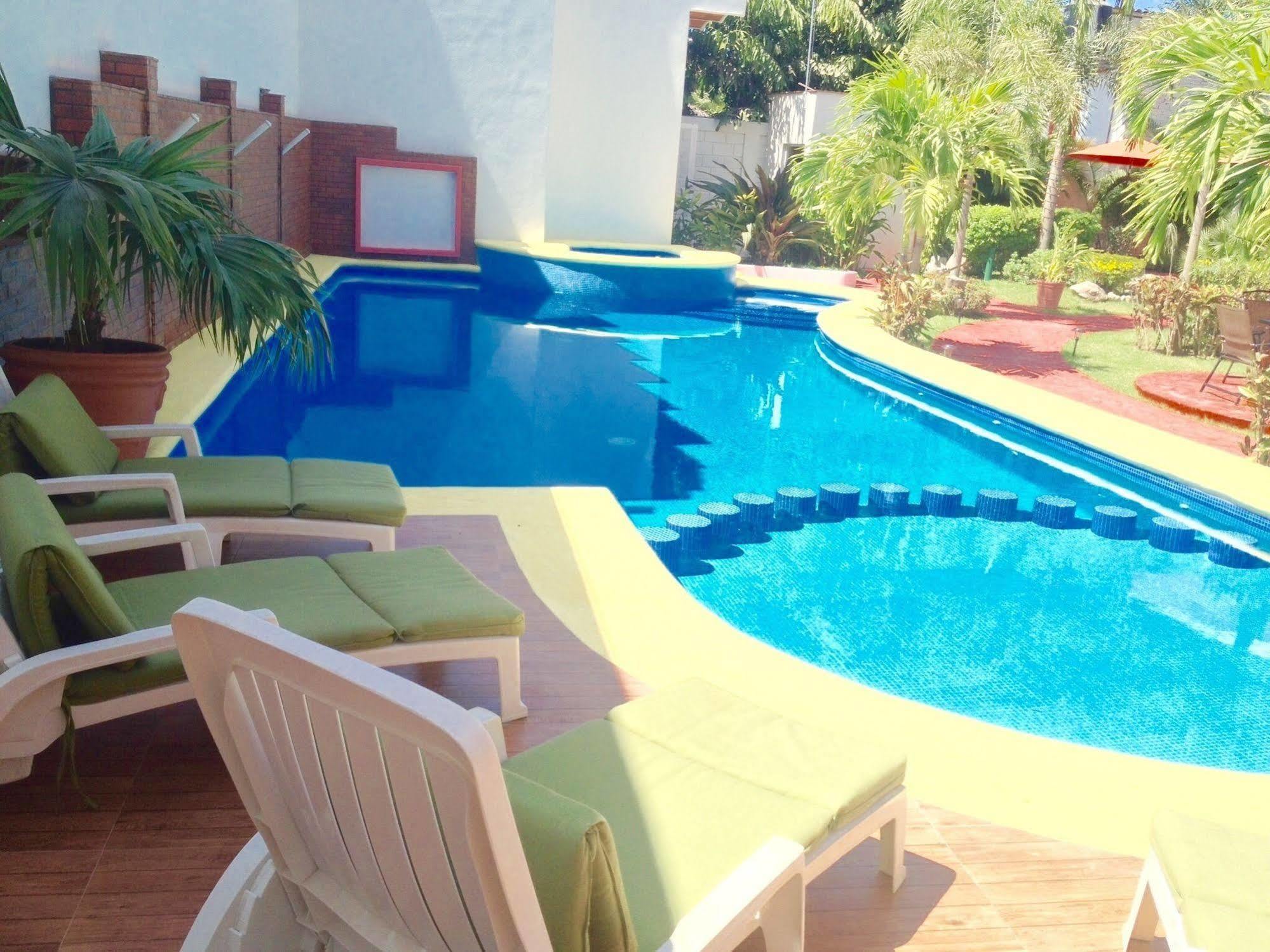 Hotel Y Suites Los Encantos Саюлита Экстерьер фото